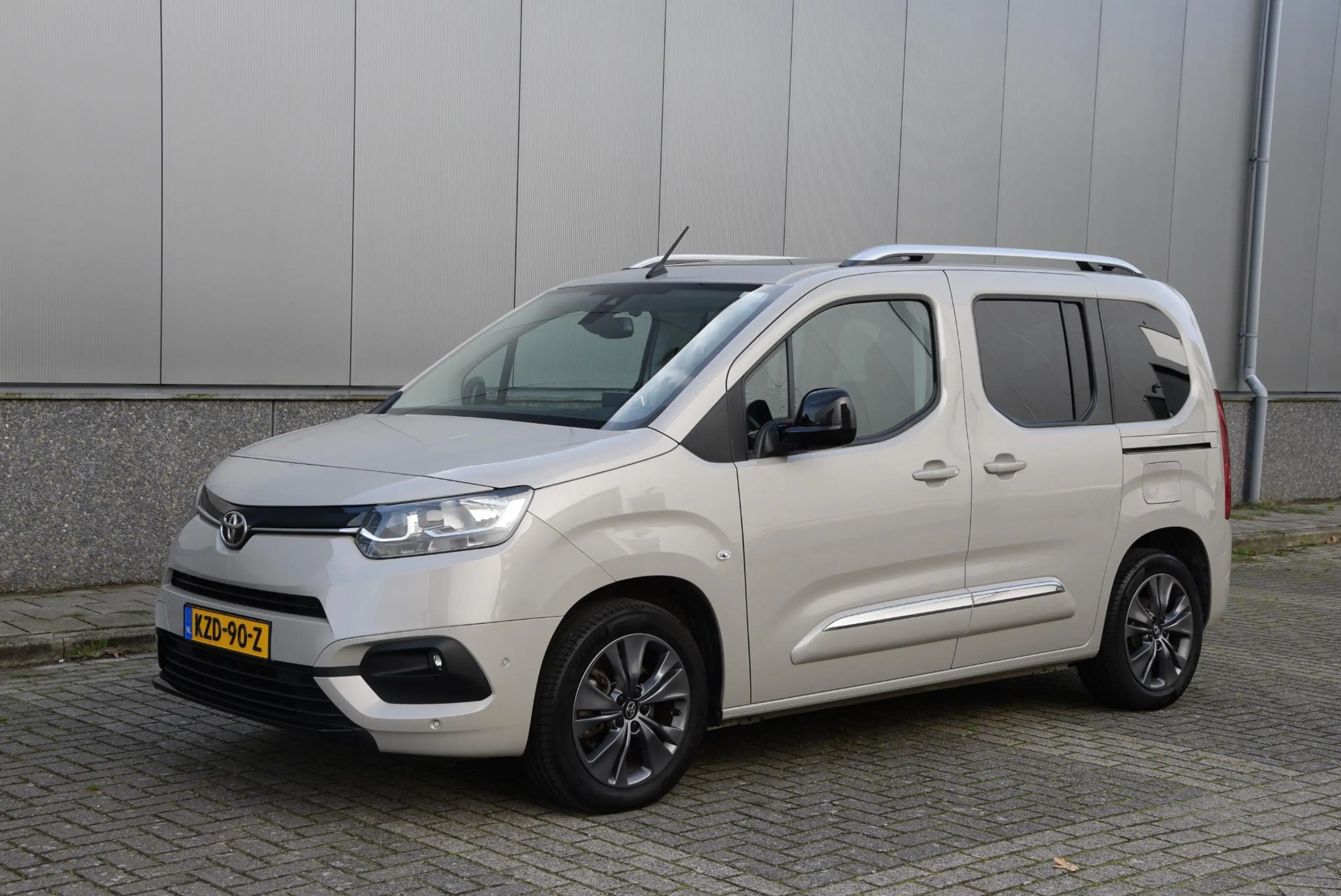 Toyota Proace City Verso 1.2 Turbo Dynamic | panoramadak | carplay | — photo 2