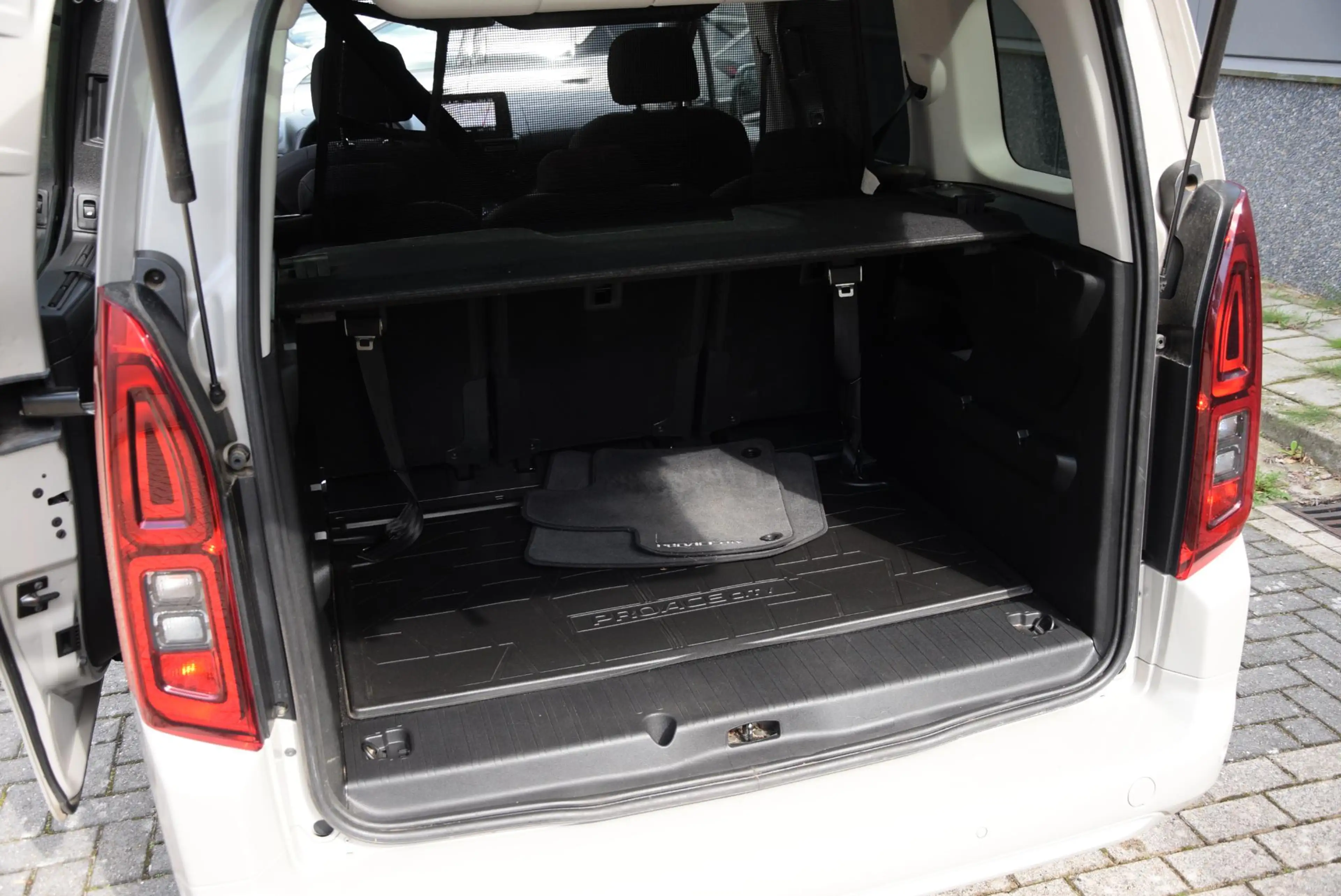 Toyota Proace City Verso 1.2 Turbo Dynamic | panoramadak | carplay | — photo 15