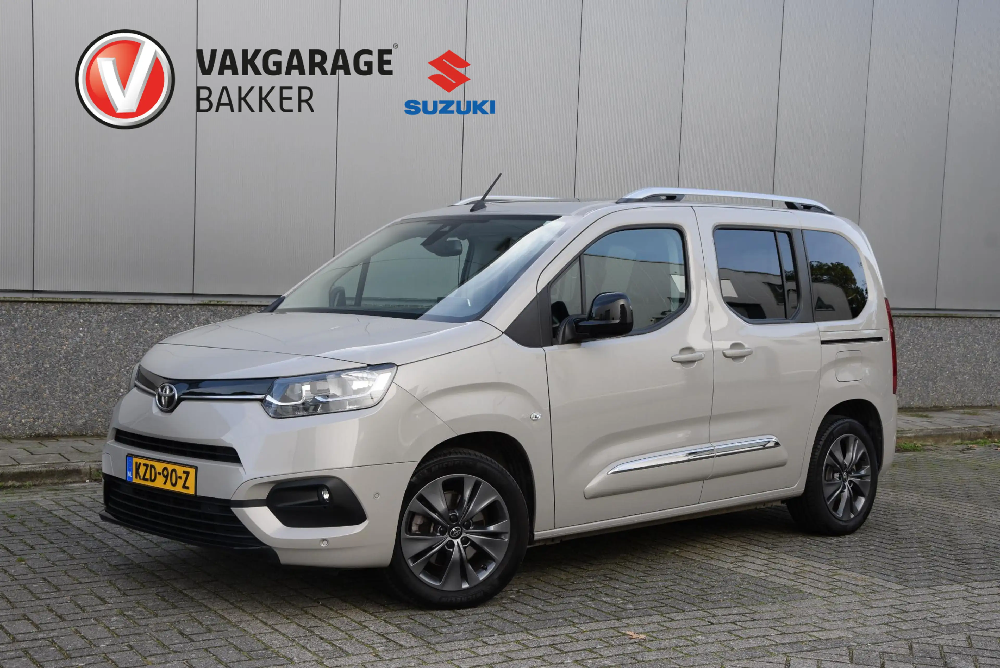 Toyota Proace City Verso 1.2 Turbo Dynamic | panoramadak | carplay |