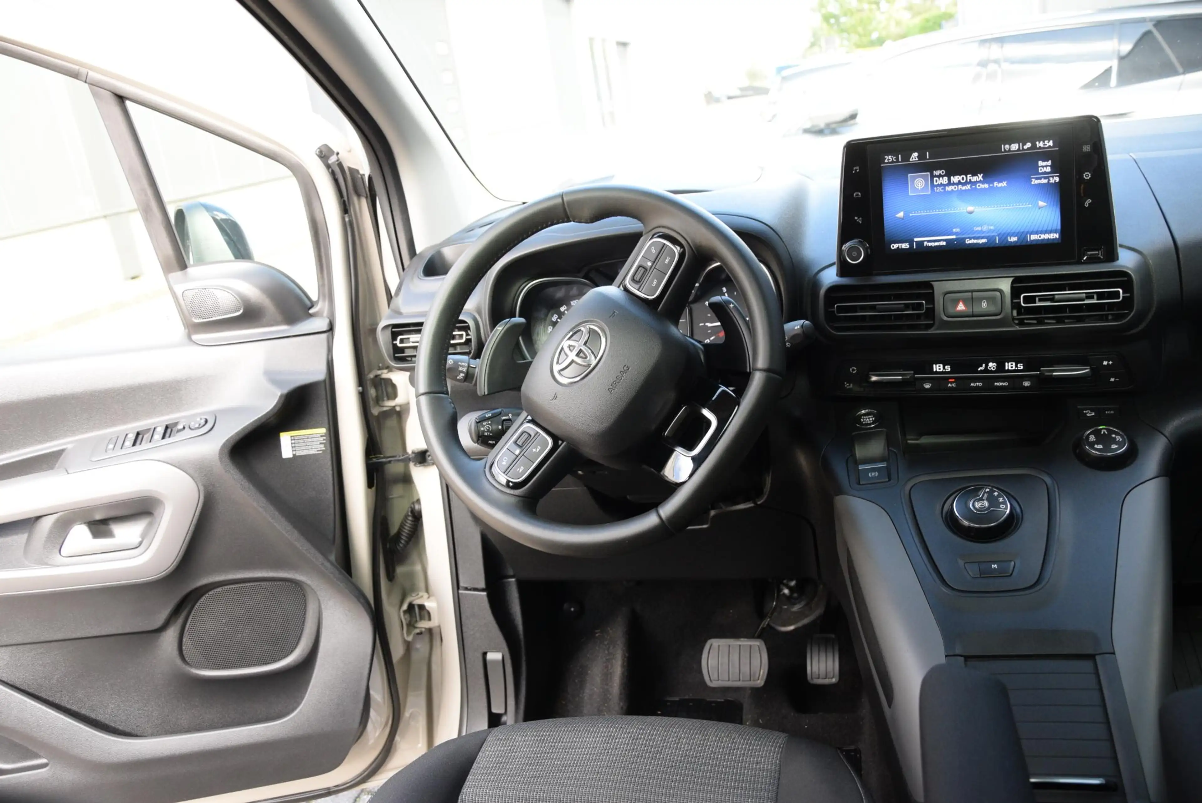 Toyota Proace City Verso 1.2 Turbo Dynamic | panoramadak | carplay | — photo 37