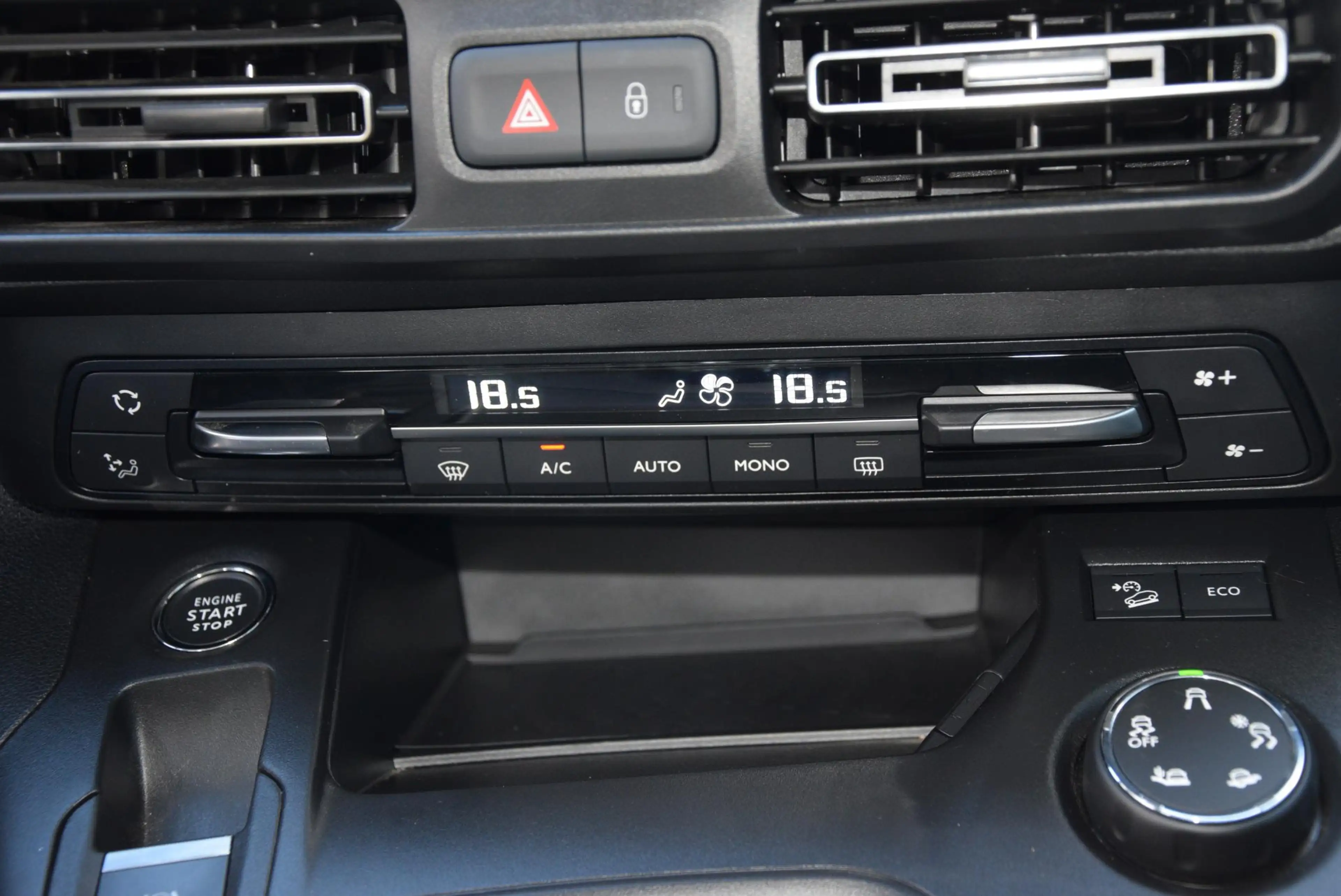 Toyota Proace City Verso 1.2 Turbo Dynamic | panoramadak | carplay | — photo 28