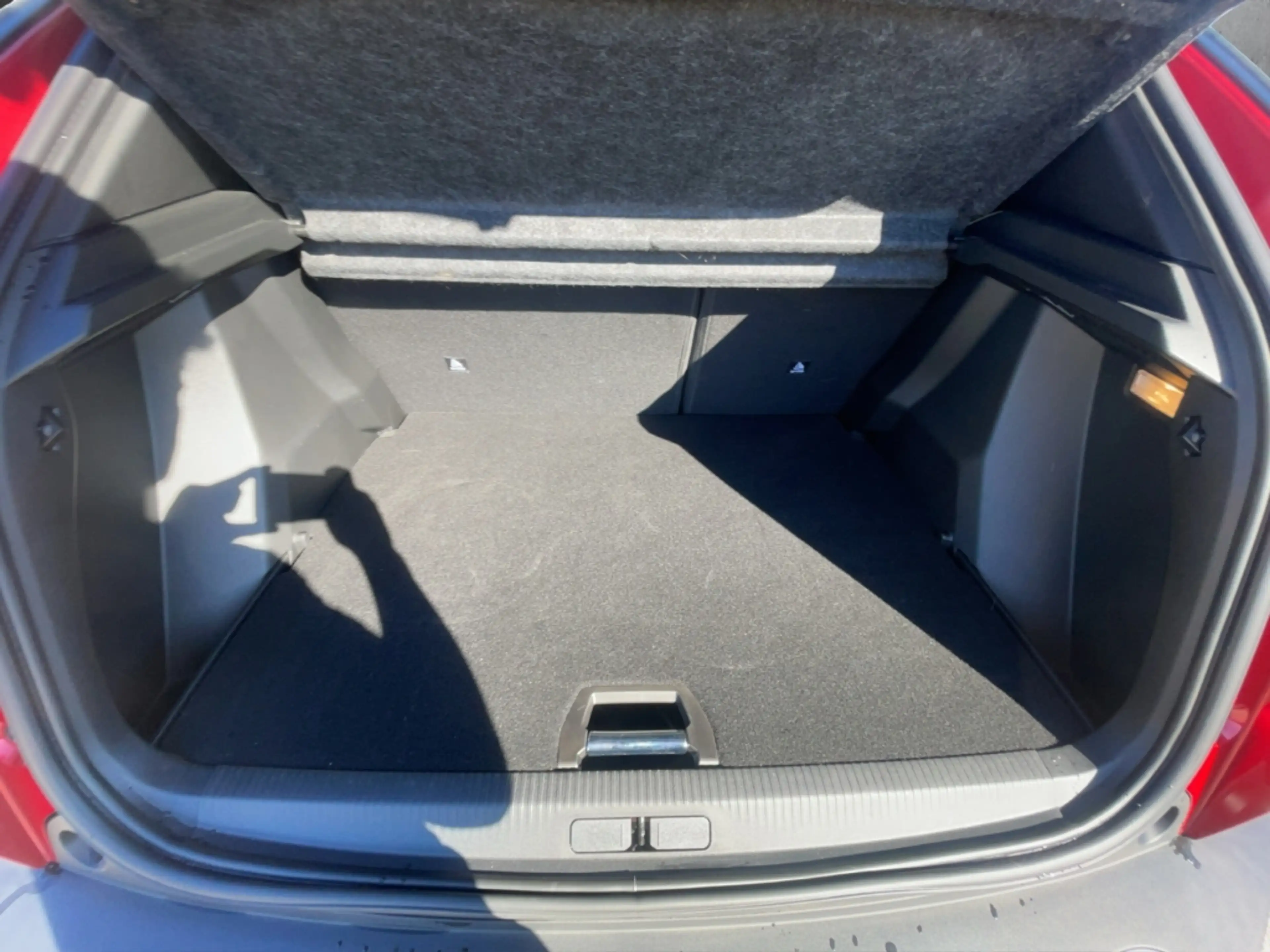 Peugeot 208 GT PureTech 130 EAT8 Navi LED ACC Fahrerprofil DAB — photo 7