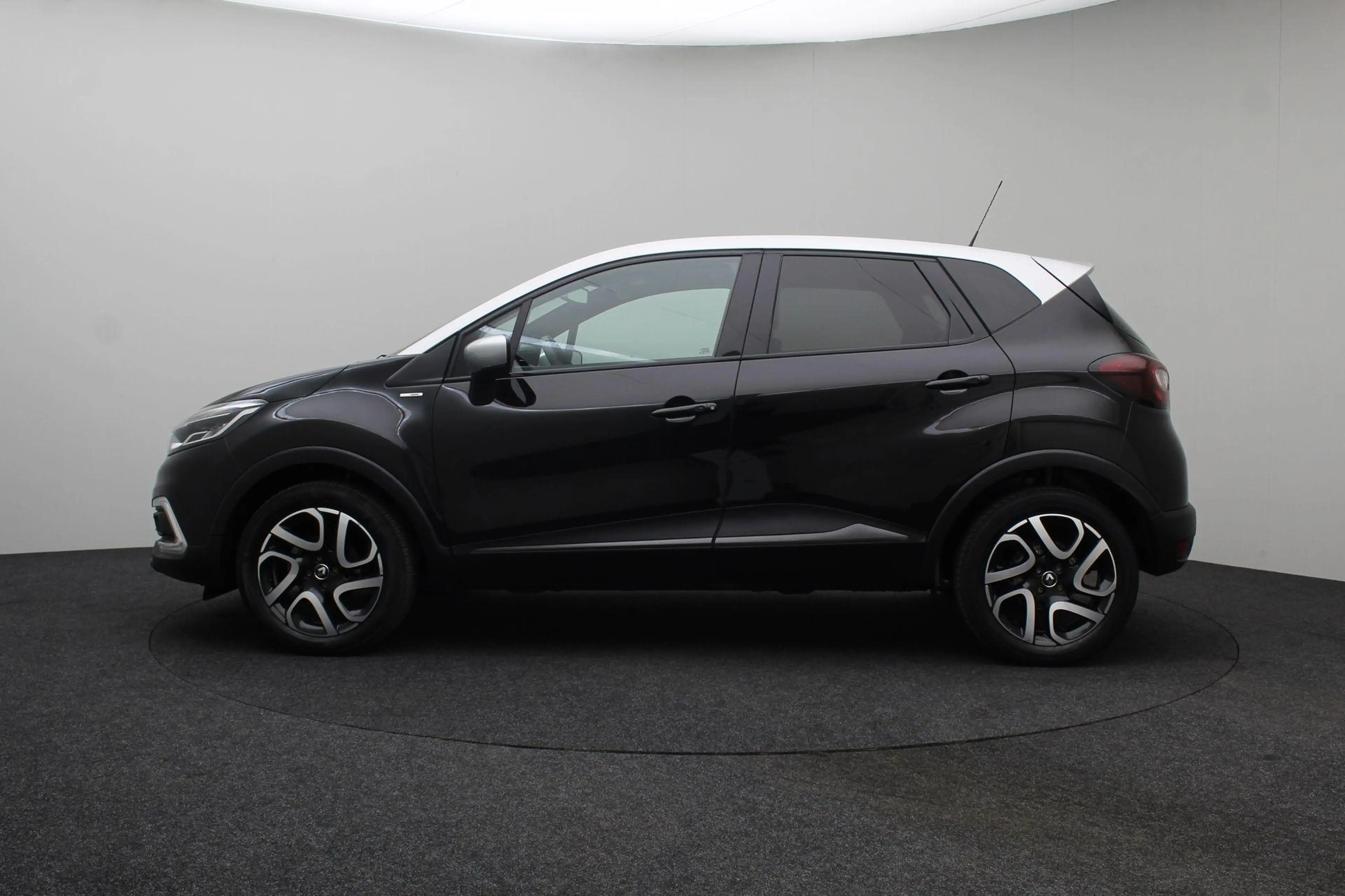 Renault Captur 0.9 TCe Edition One 2018 | Navigatie | Trekhaak | — photo 6