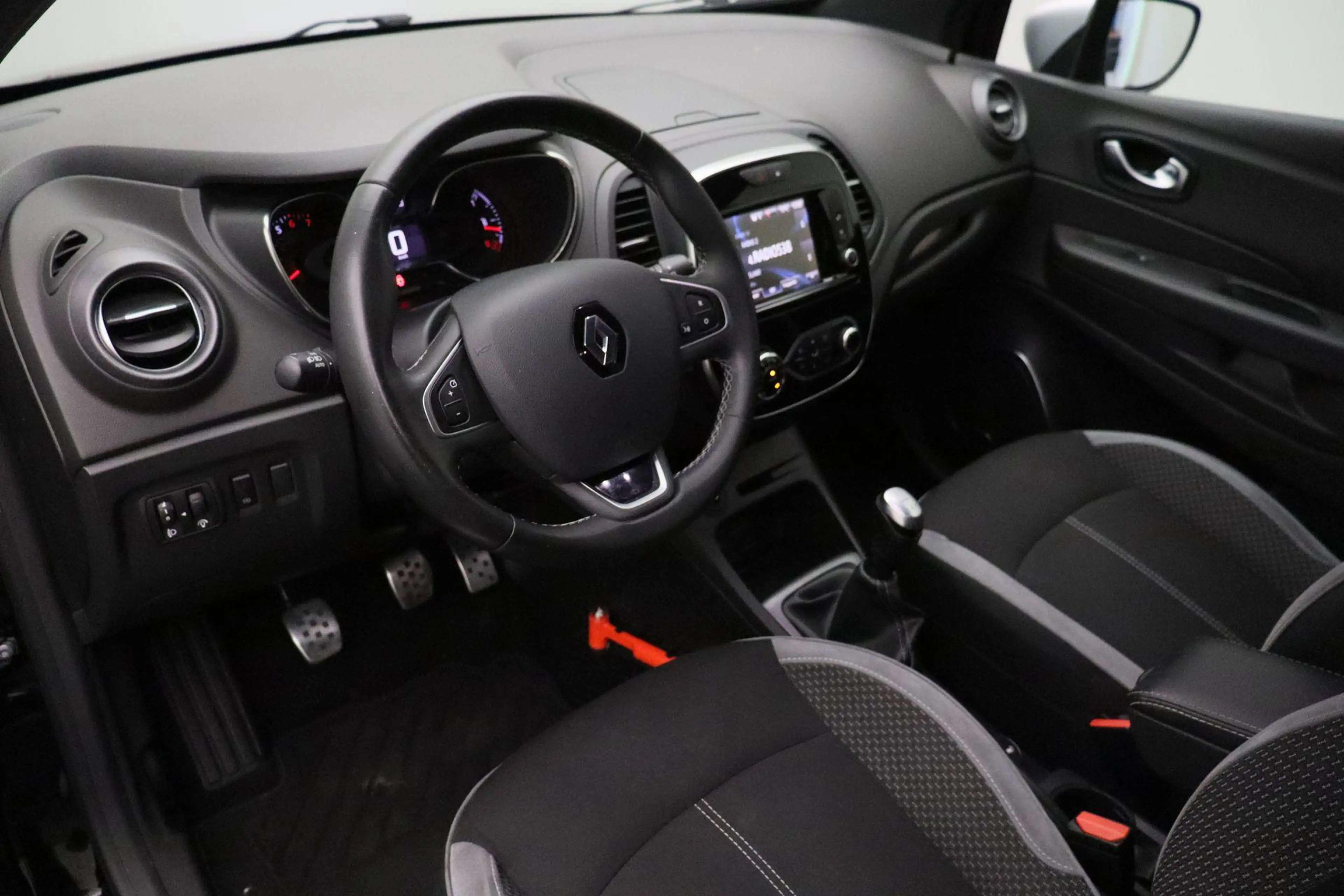 Renault Captur 0.9 TCe Edition One 2018 | Navigatie | Trekhaak | — photo 9