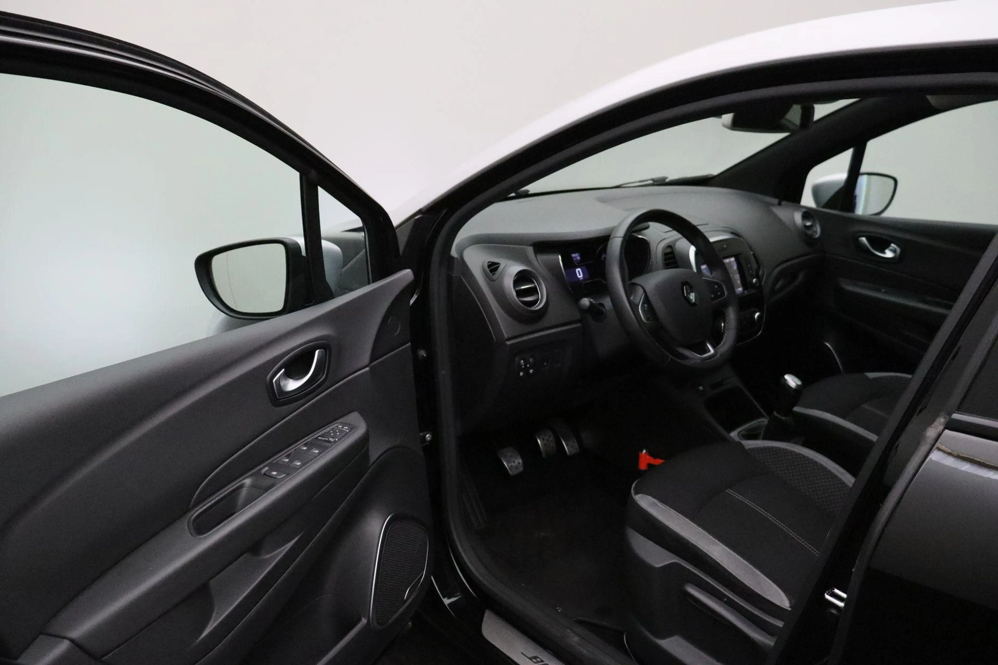 Renault Captur 0.9 TCe Edition One 2018 | Navigatie | Trekhaak | — photo 4