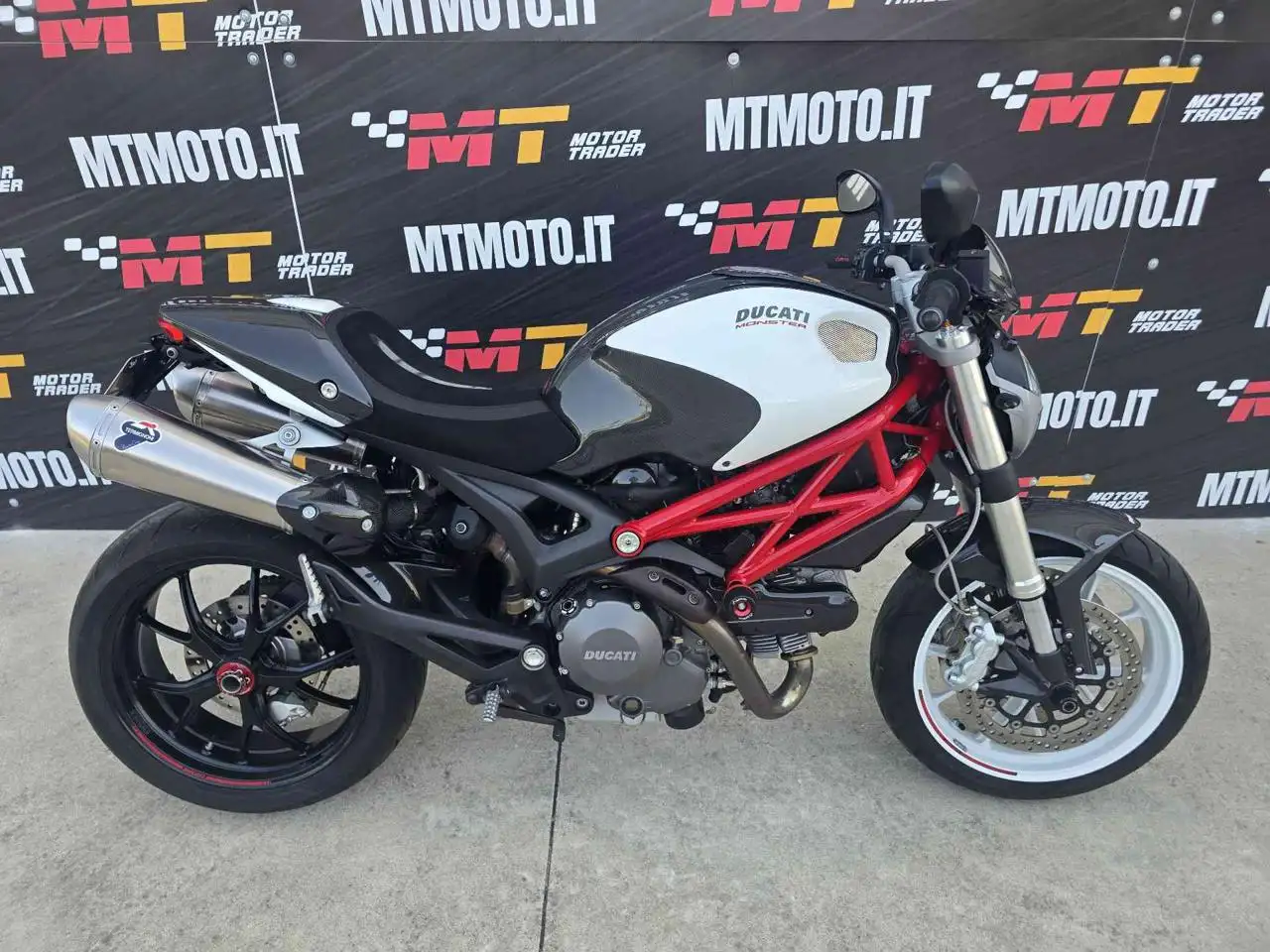 Ducati Monster 796