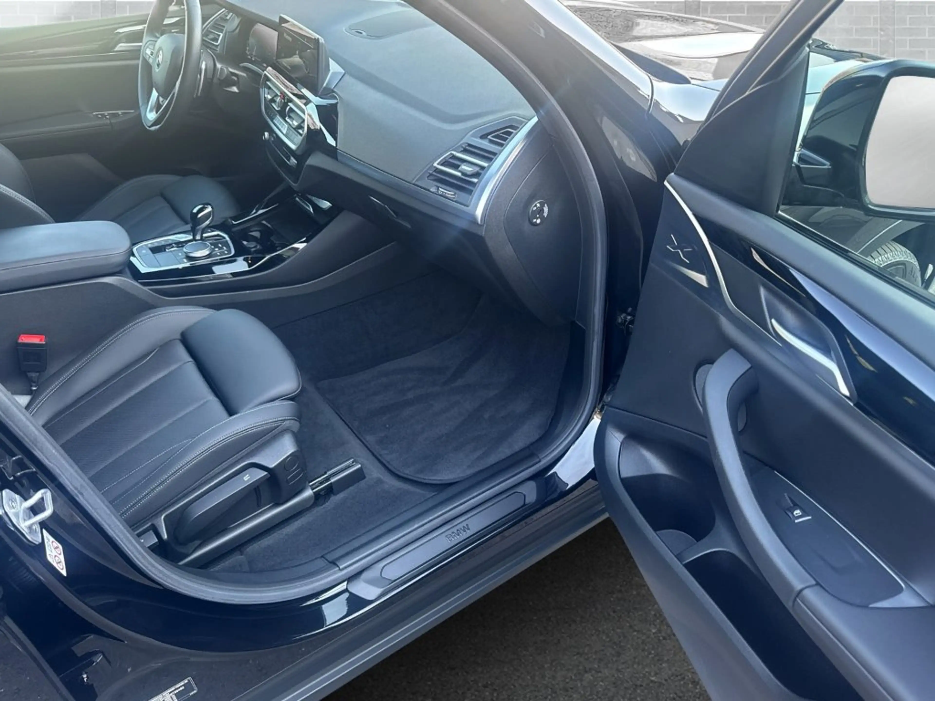 BMW X3 xDrive30e — photo 10