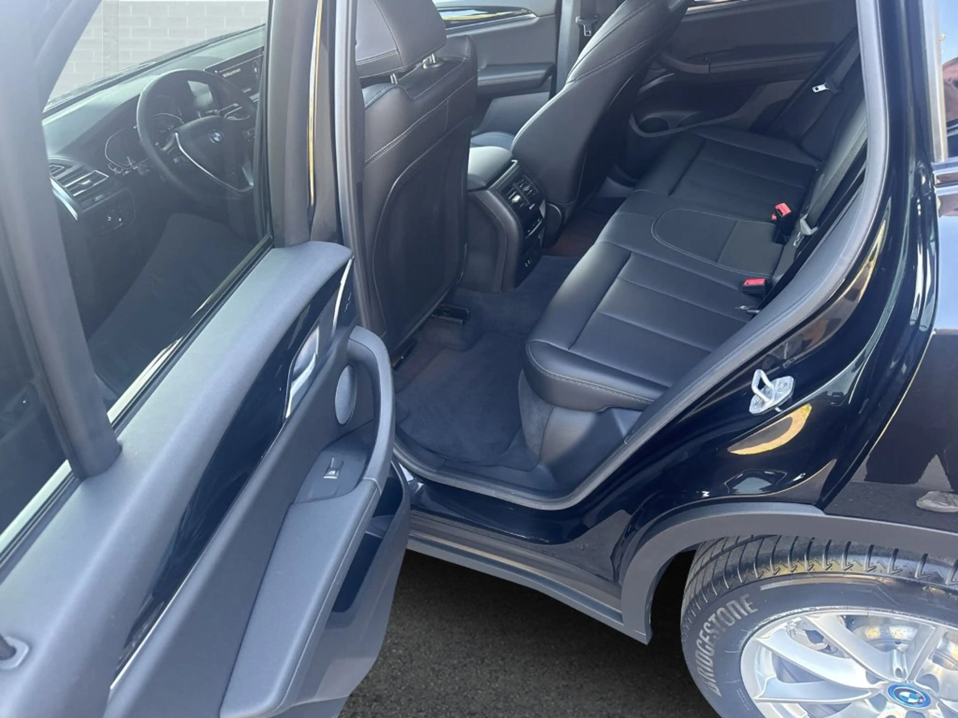BMW X3 xDrive30e — photo 8