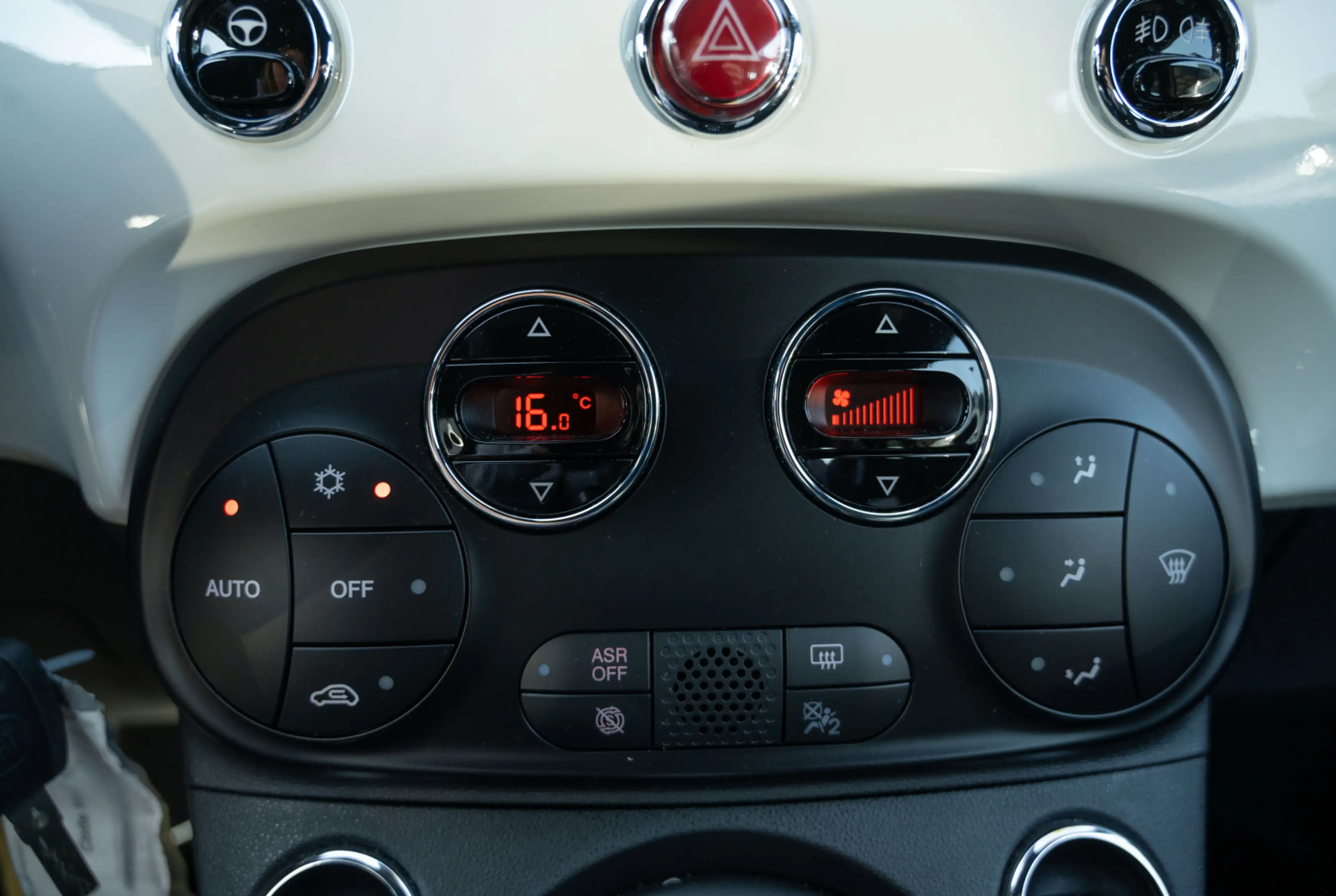 Fiat 500 Basis 1.0 Hybrid *STYLE-PAKET*KOMFORT-PAKET*TECH-PAKET* *INVENTUR-SALE* — photo 10