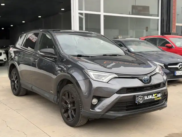 Toyota RAV 4 2.5 hybrid 2WD Luxury