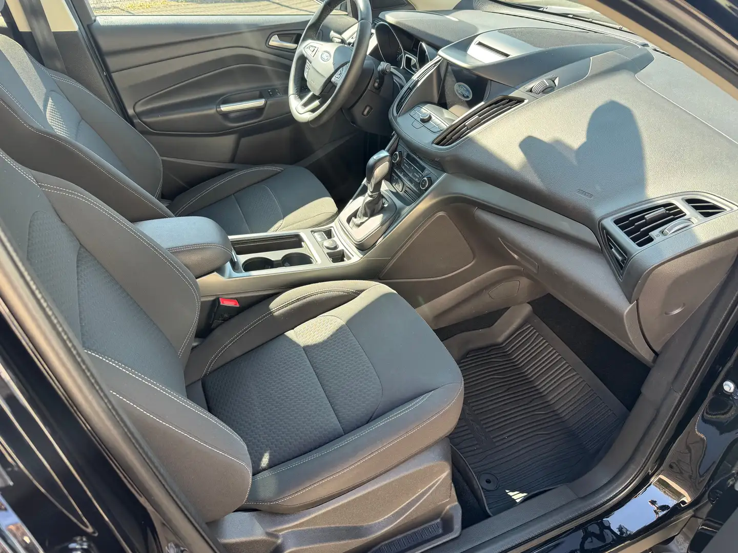 Ford Kuga Cool. AUTOMATIK. 1 HAND. Km.33.065 Zwart - 2