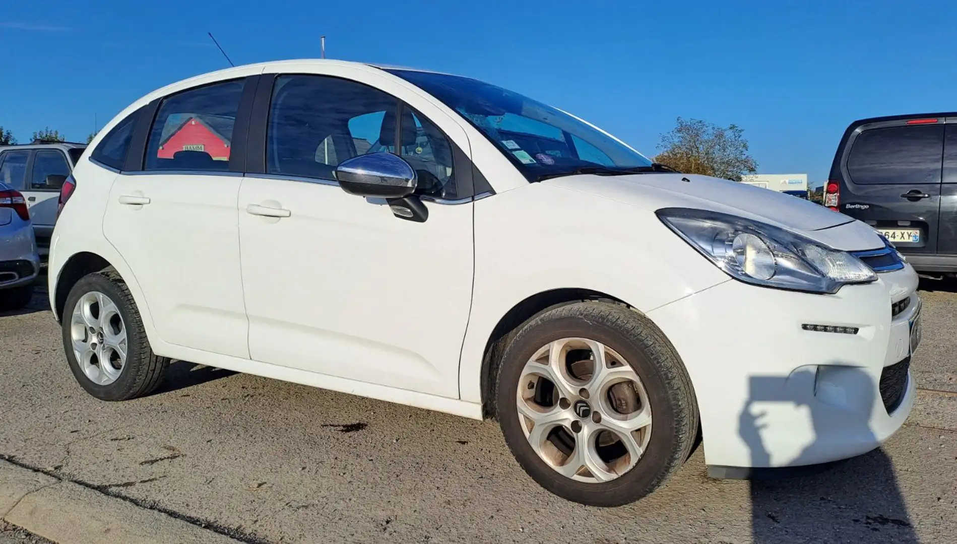 Citroen C3 II 1.2 e-VTi 82 cv FEEL EDITION Blanc - 2