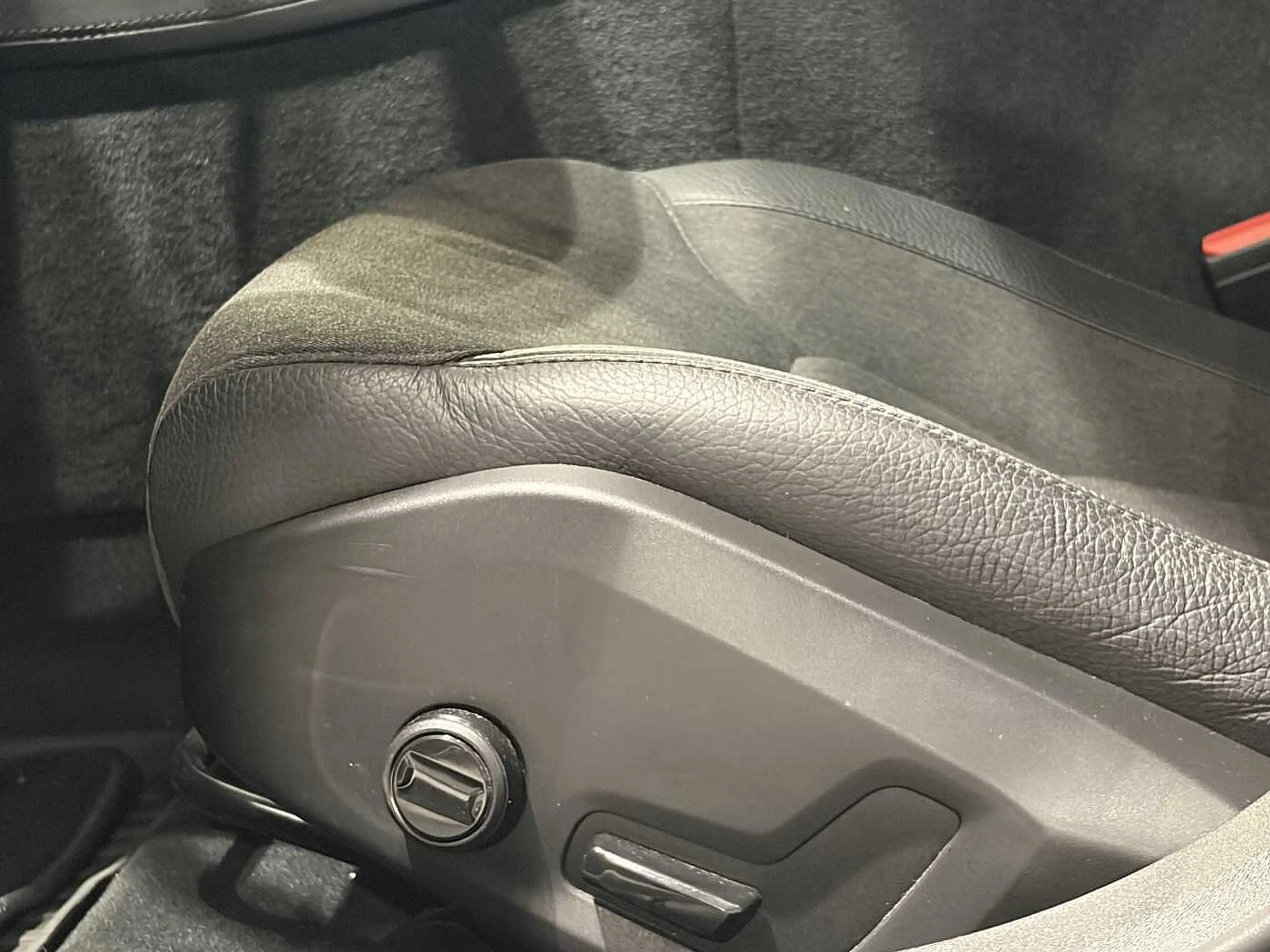 Volvo V90 T6 Recharge Bright + electr trekhaak — photo 7