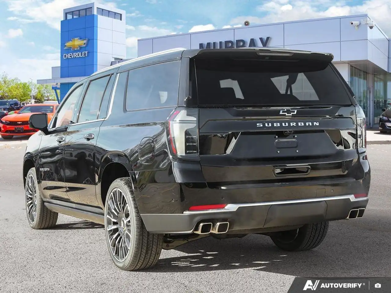 Chevrolet Suburban снимка Chevrolet Suburban