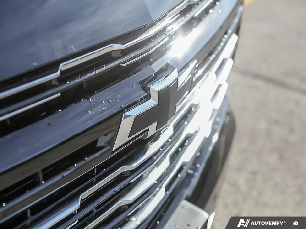 Chevrolet Suburban снимка Chevrolet Suburban
