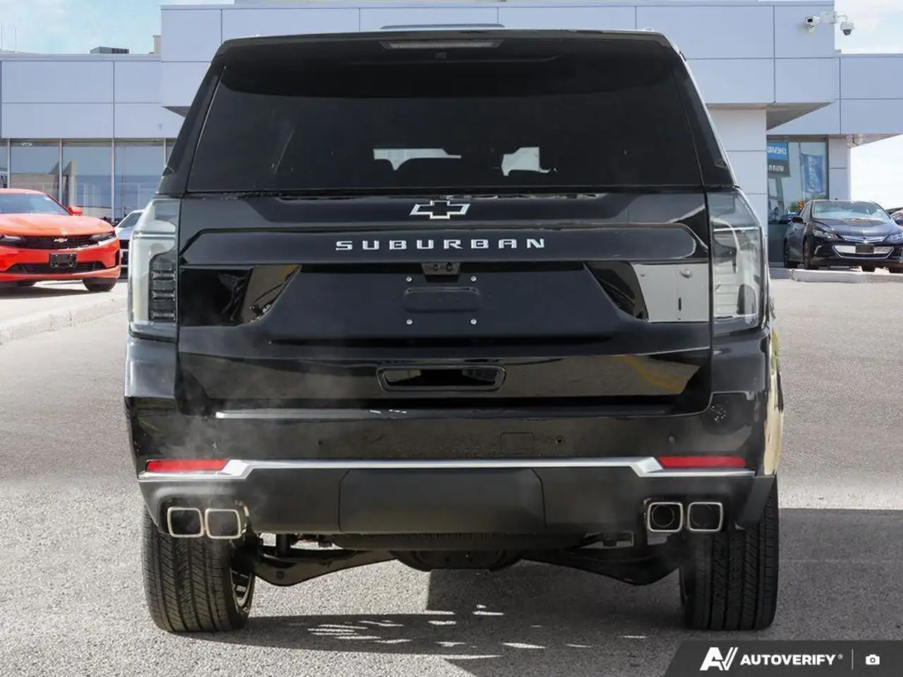 Chevrolet Suburban снимка Chevrolet Suburban