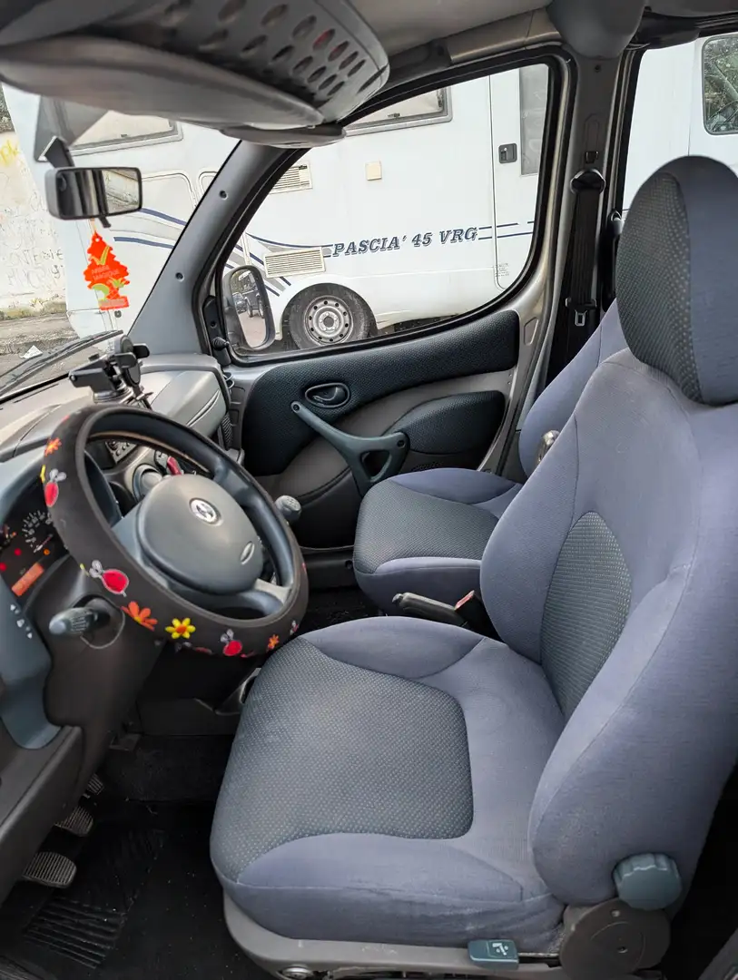 Fiat Doblo Doblo+I+2000+1.6+SX Gris - 2