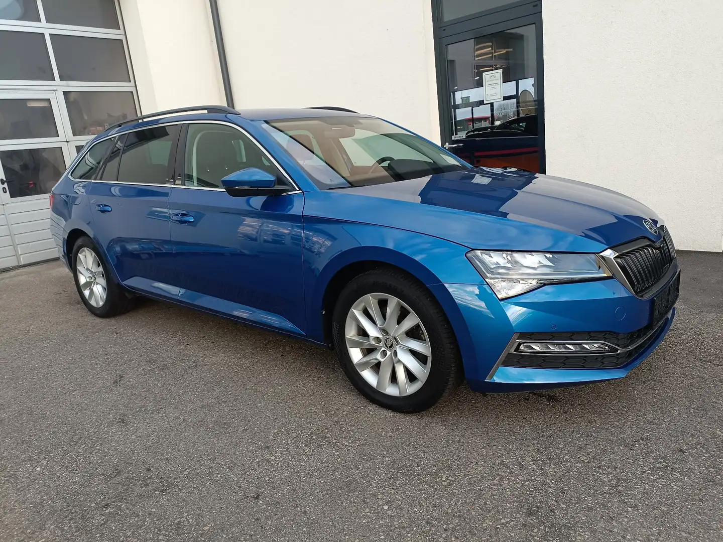 Skoda Superb Kombi 1,4 TSI PHEV Style DSG,Memory,APP,AHV,Kamera Bleu - 2