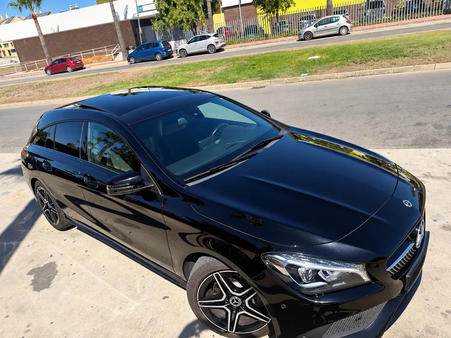 Mercedes-Benz CLA 220 Shooting Brake 220d AMG Line 7G-DCT - 2