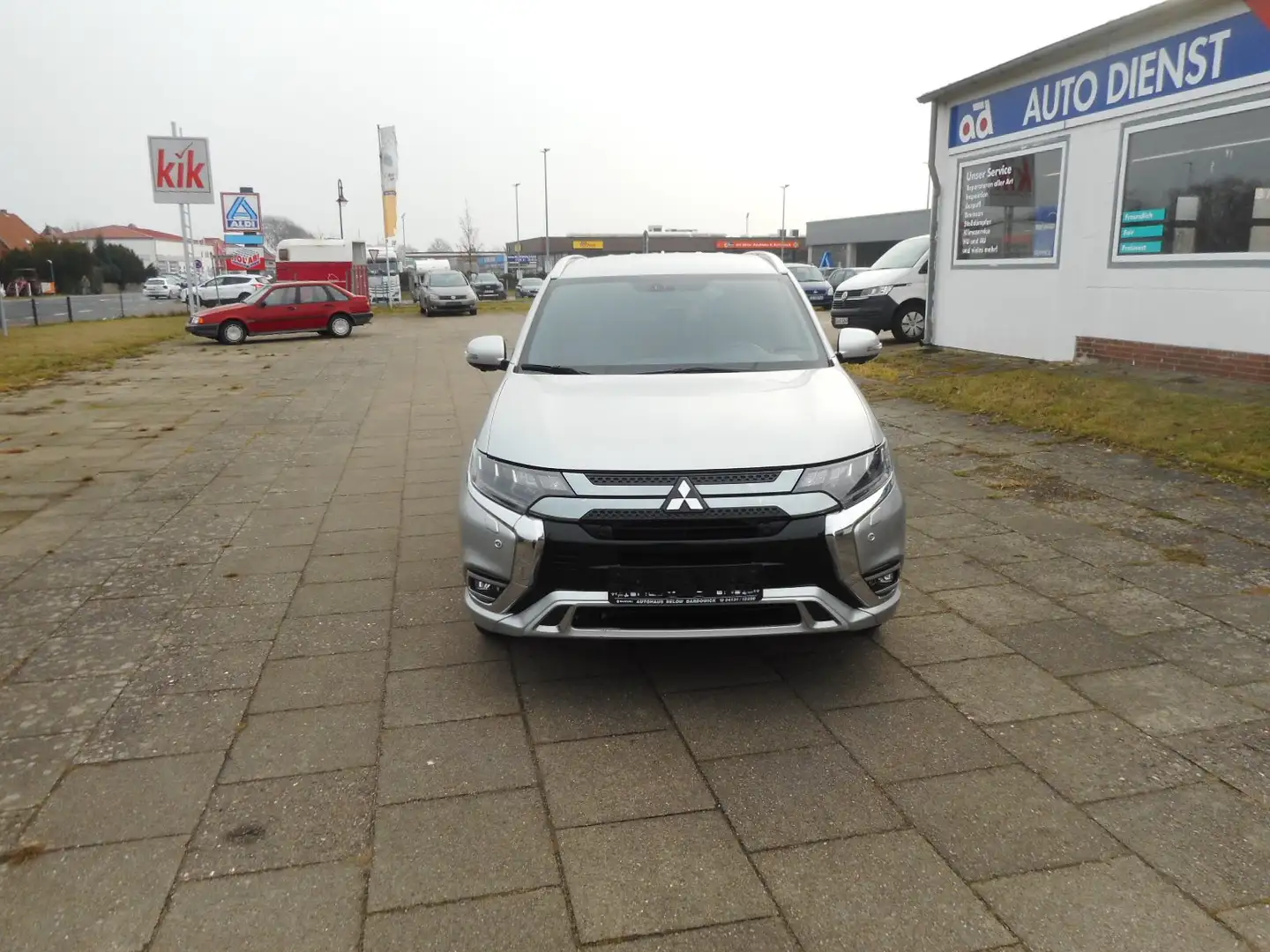 Mitsubishi Outlander Outlander Plug-In Hybrid 2.4 4WD Plug-In Plus Argent - 1