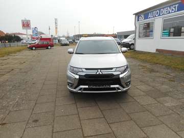 Fotografie Mitsubishi Outlander Plug-In Hybrid 2.4 4WD Plug-In Plus