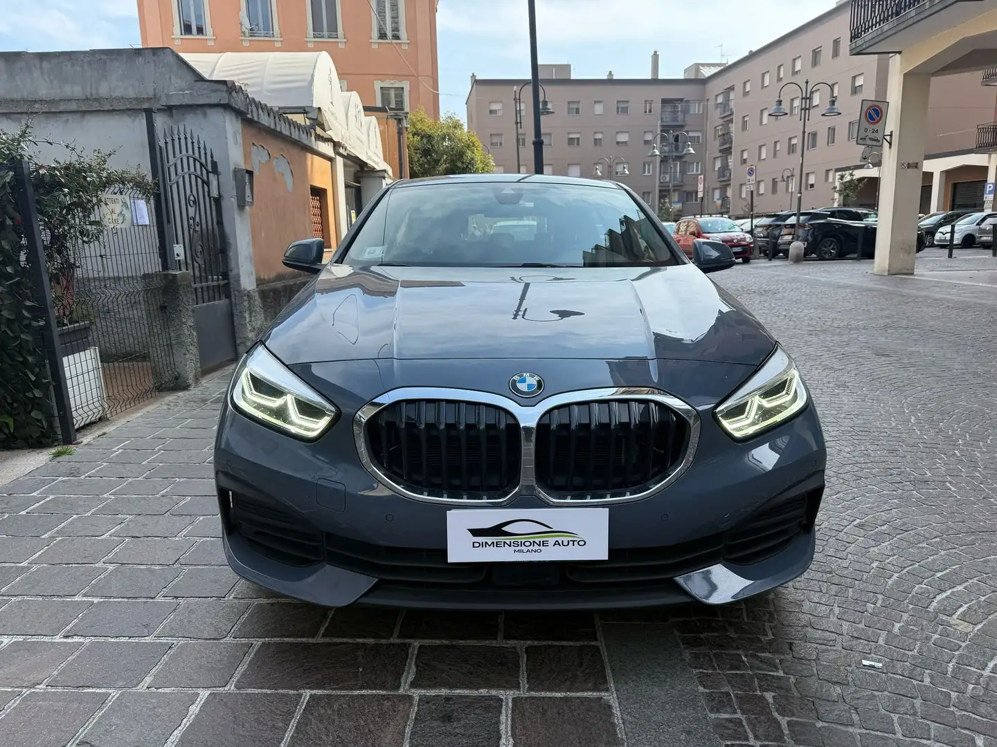 BMW 118 118i Business Advantage 136cv auto Grijs - 2