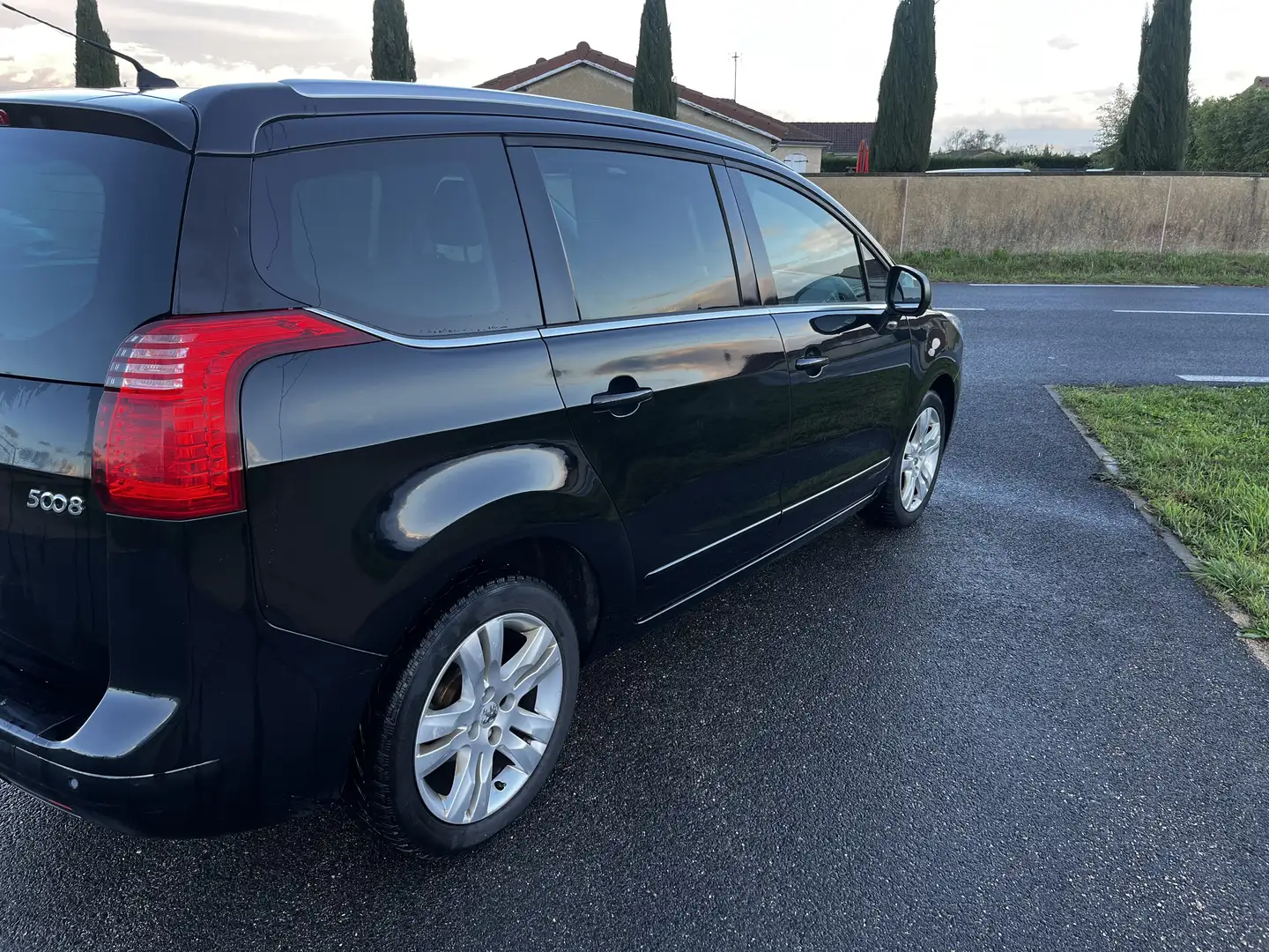 Peugeot 5008 2.0 HDi 163ch FAP BVA6 Premium Pack 5pl A - 2