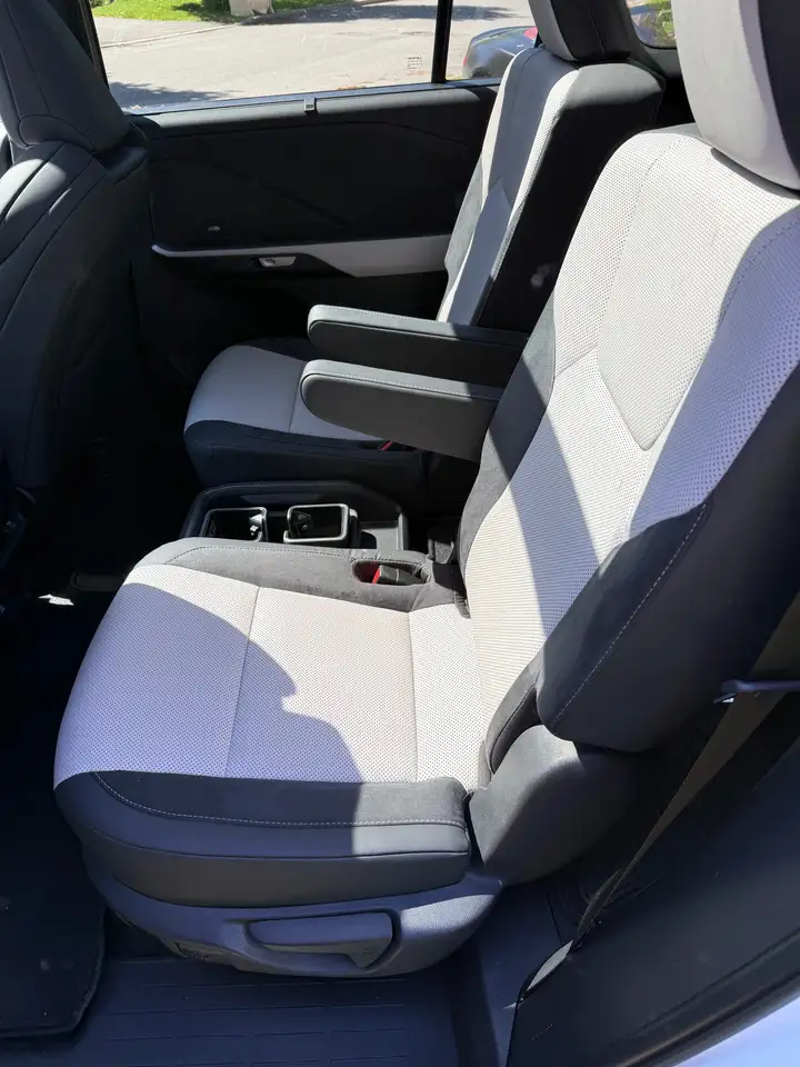 Lexus TX fotografie Lexus TX