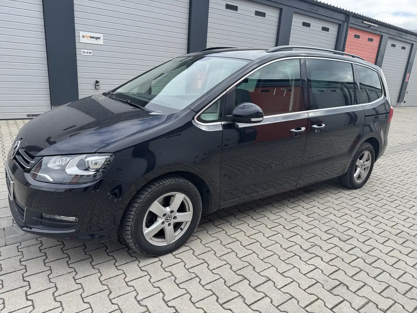 Volkswagen Sharan Comfortline BMT Schwarz - 2