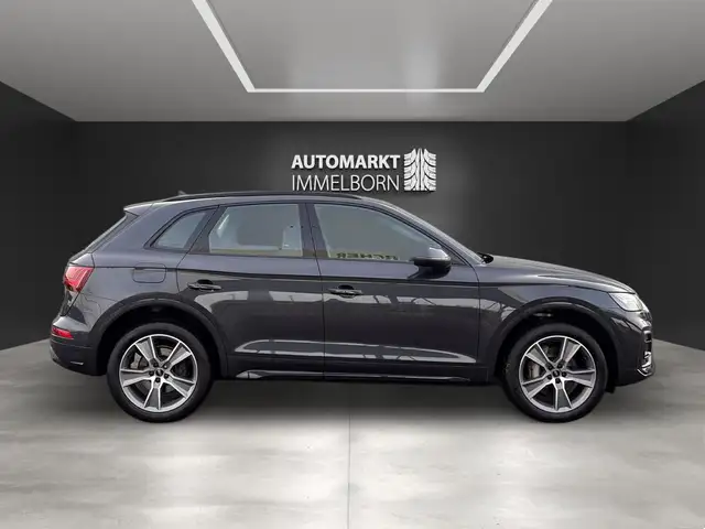 Audi Q5 view 10