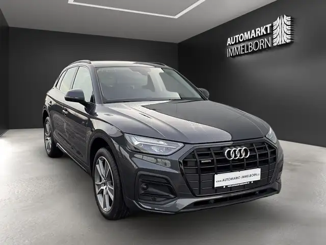 Audi Q5 view 2