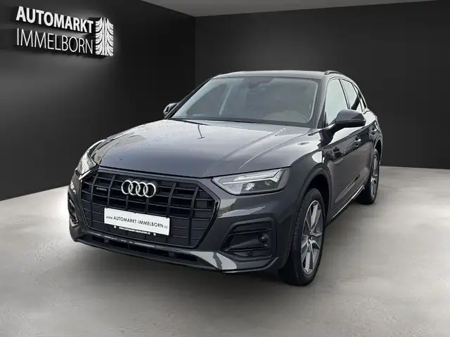 Audi Q5 view 3