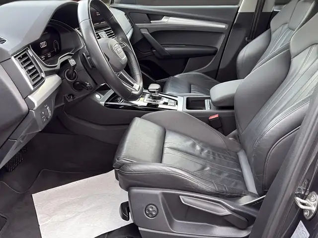 Audi Q5 view 13