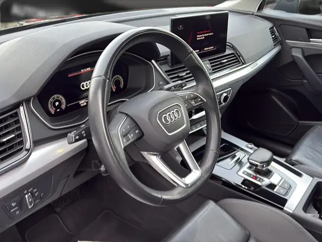 Audi Q5 view 14