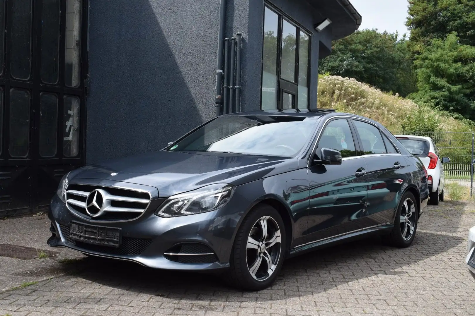 Mercedes-Benz E 220 CDI Avantgarde Schiebedach Vollleder Comand PDC Gri - 2