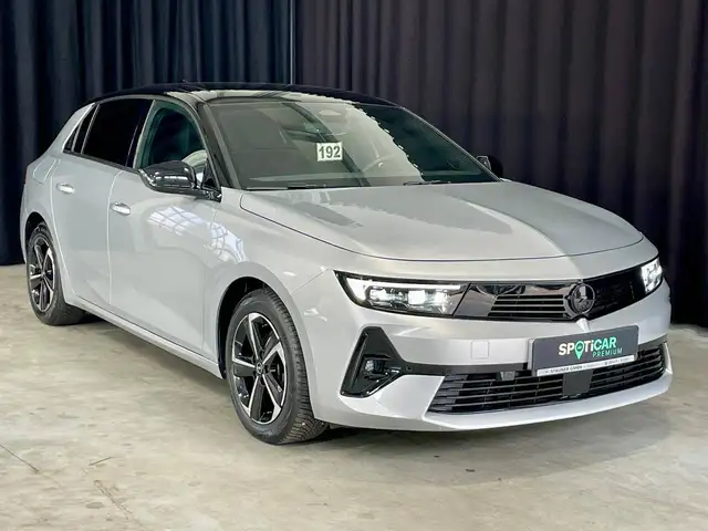 Opel Astra view 2