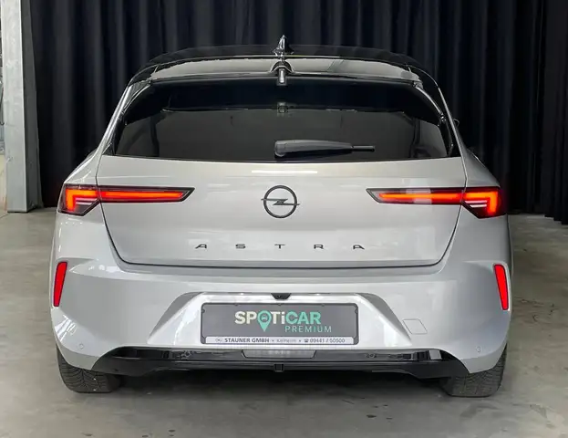 Opel Astra view 6