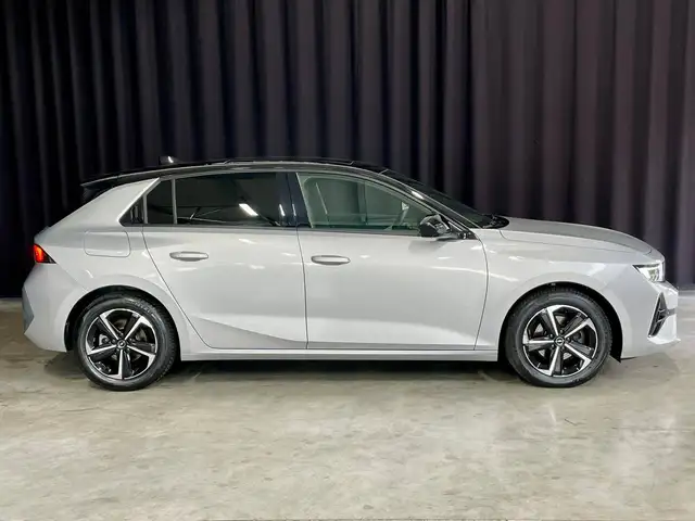 Opel Astra view 8