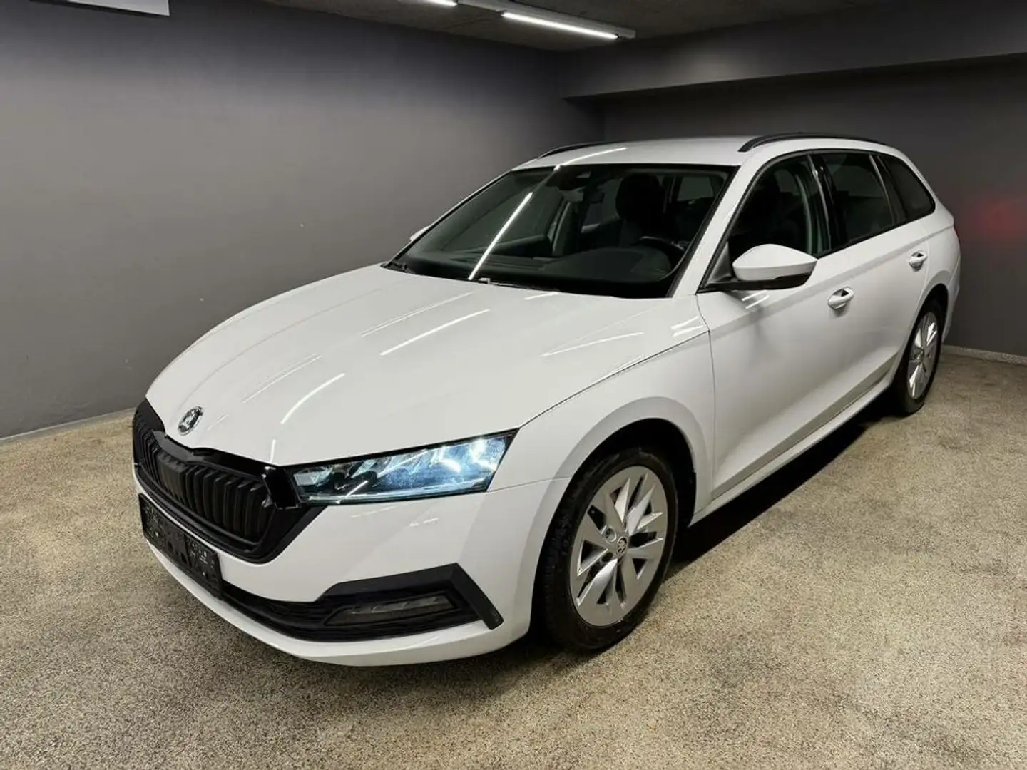 Skoda Octavia Ambition Weiß - 1