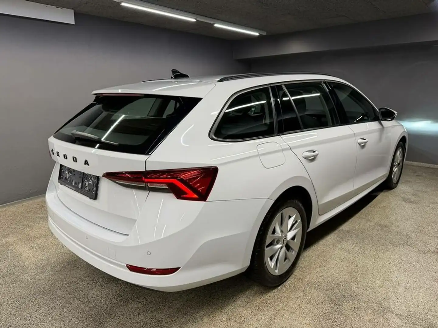 Skoda Octavia Ambition Weiß - 2