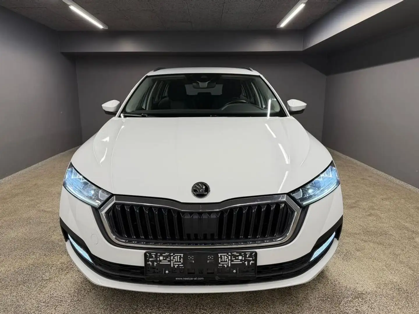Skoda Octavia Ambition Weiß - 2