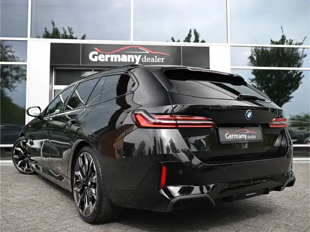 BMW 5 Series view 5