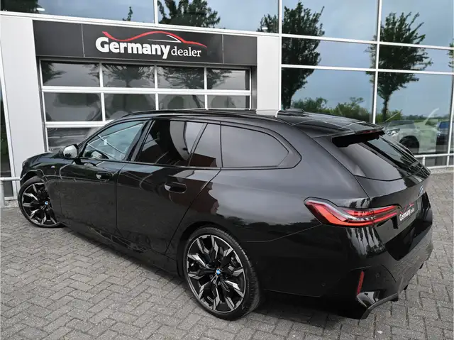 BMW 5 Series view 13
