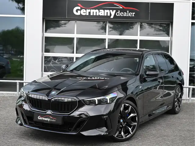 BMW 5 Series view 14