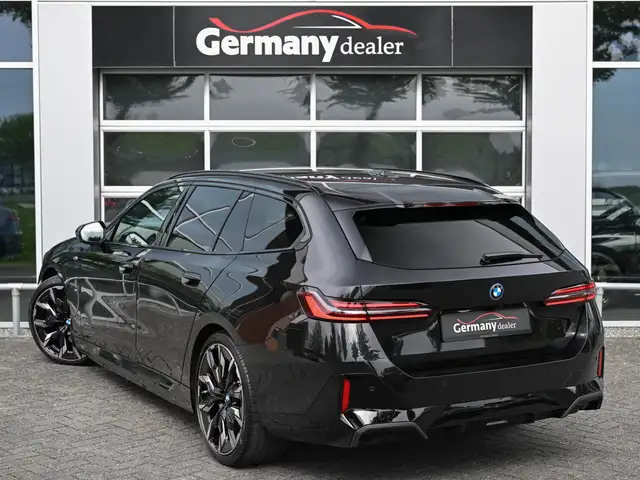 BMW 5 Series view 15
