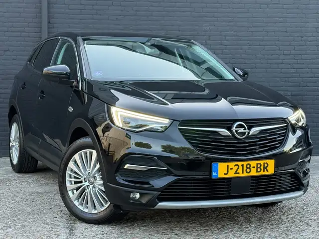 Opel Grandland X view 2