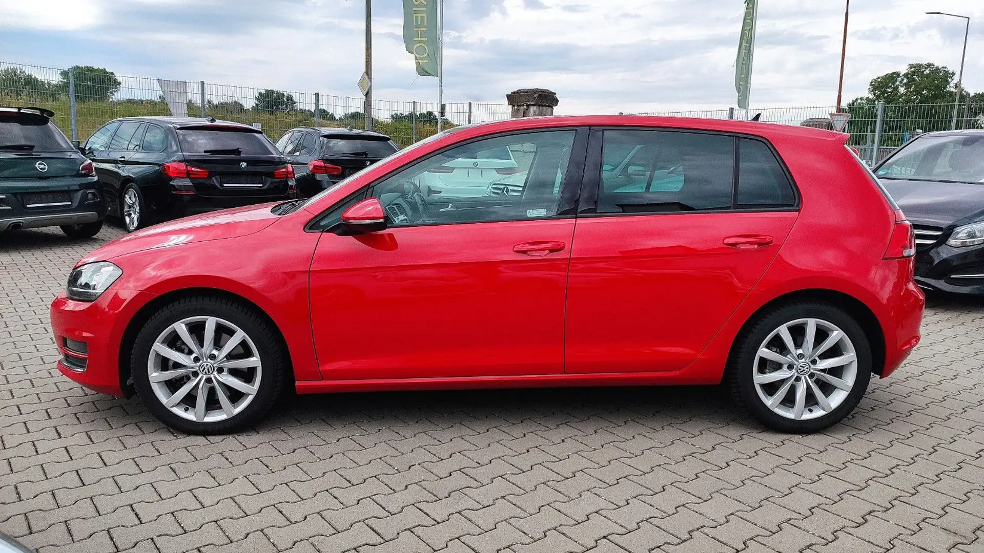 Volkswagen Golf VII Pano+Xenon+Kamera+ACC+NAVI+SHZ+BT+FSE Rood - 2