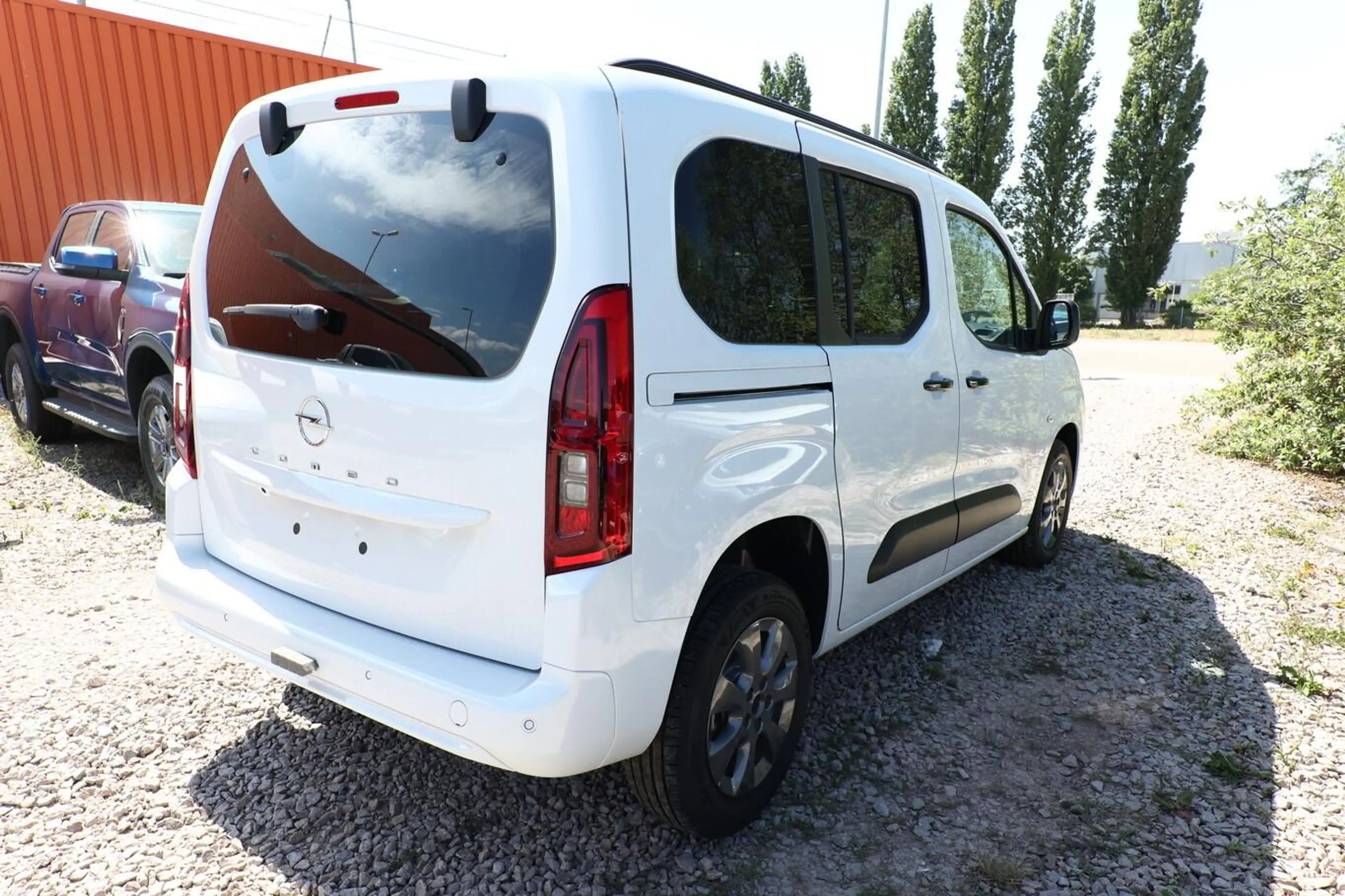 Opel Combo AT8 GS Nav10" Kam IntelliLux PDC Privacy 96 kW ... — photo 3