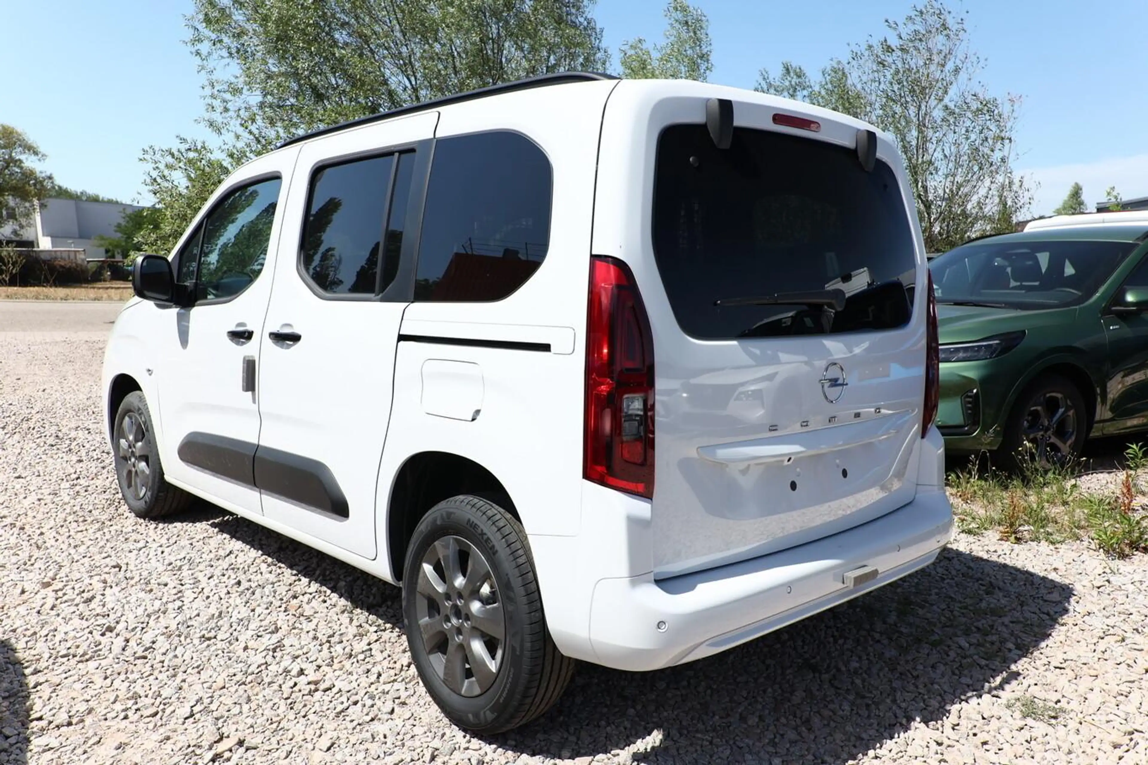Opel Combo AT8 GS Nav10" Kam IntelliLux PDC Privacy 96 kW ... — photo 4