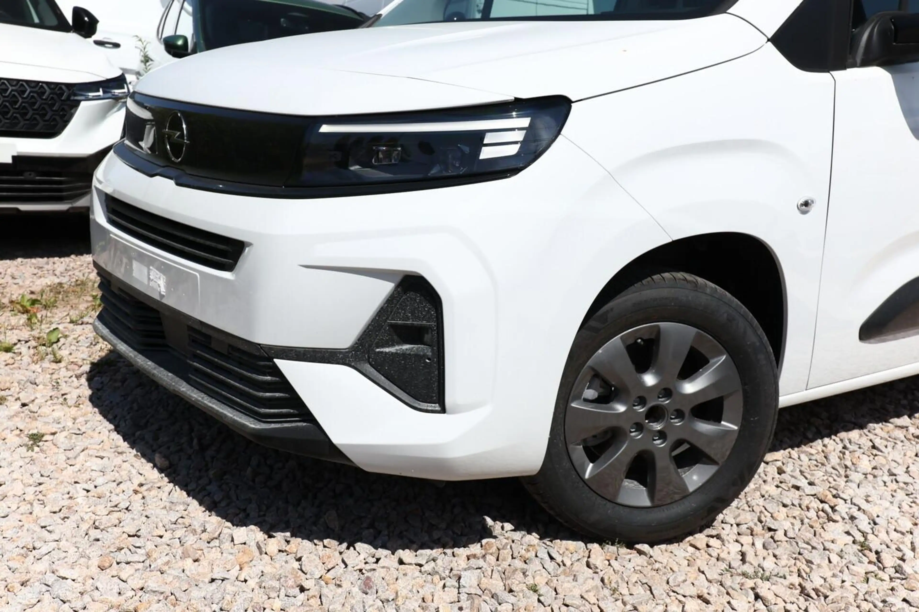 Opel Combo AT8 GS Nav10" Kam IntelliLux PDC Privacy 96 kW ... — photo 5